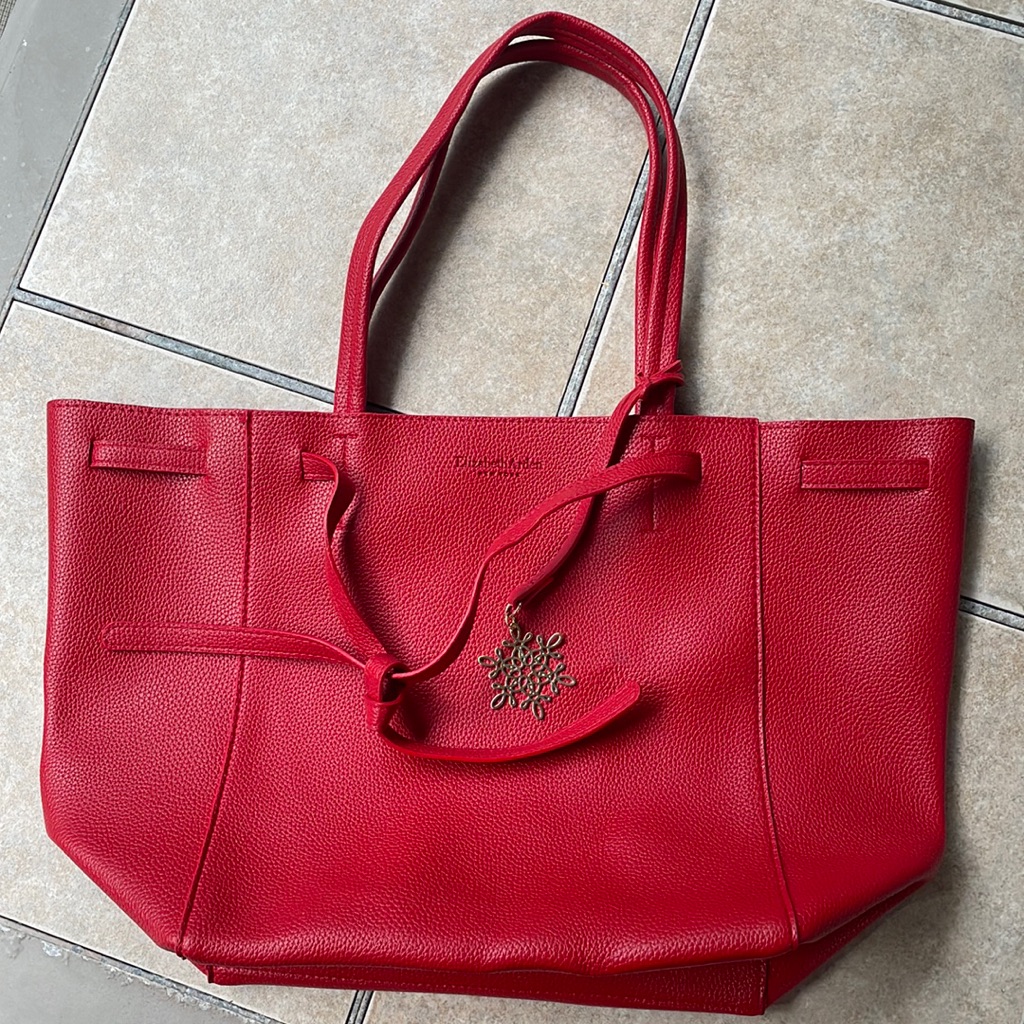 Elizabeth Arden Red Bag